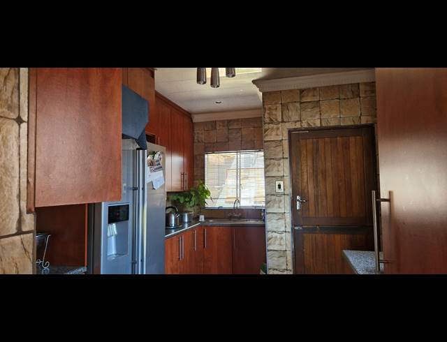 2 BEDROOM FREEHOLD FOR SALE IN MAMELODI EAST